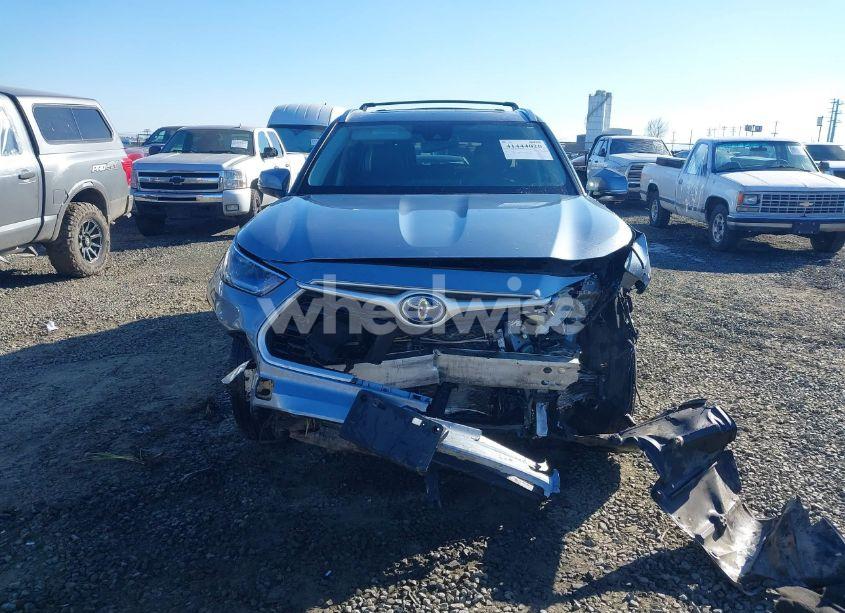 Photo 12 of 2021 Toyota Highlander HYBRID XLE (VIN 5TDGBRCH0MS065111)