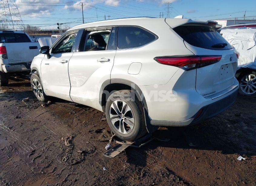 Photo 3 of 2020 Toyota Highlander HYBRID XLE (VIN 5TDGBRCH1LS507781)