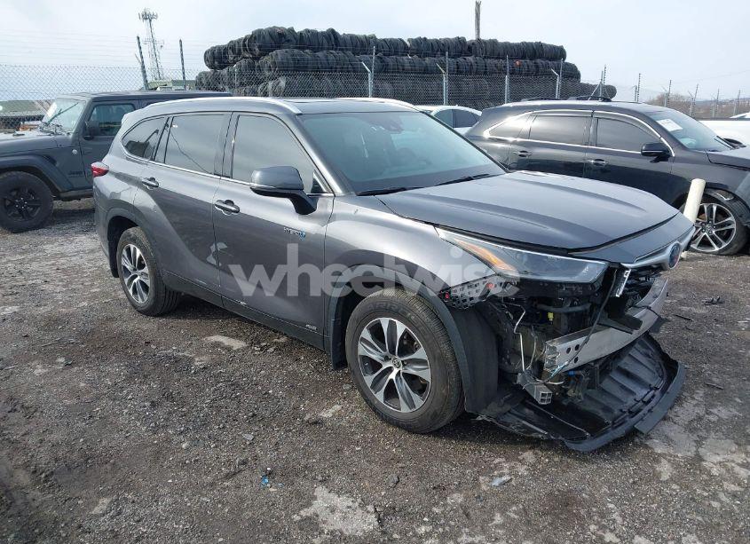 2021 Toyota Highlander HYBRID XLE (VIN 5TDGBRCH2MS038945) main photo