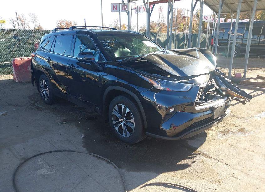 2022 Toyota Highlander HYBRID XLE (VIN 5TDGBRCH2NS545538) main photo