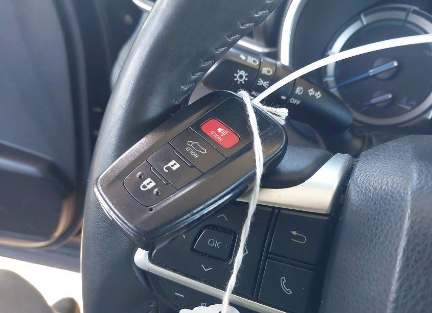 Photo 11 of 2022 Toyota Highlander HYBRID XLE (VIN 5TDGBRCH2NS545538)