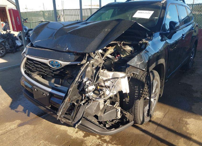 Photo 17 of 2022 Toyota Highlander HYBRID XLE (VIN 5TDGBRCH2NS545538)