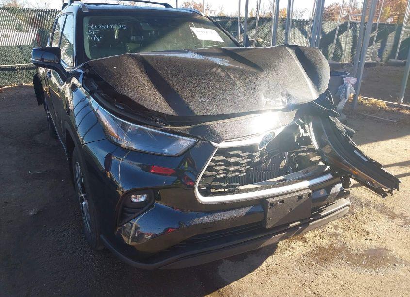 Photo 18 of 2022 Toyota Highlander HYBRID XLE (VIN 5TDGBRCH2NS545538)