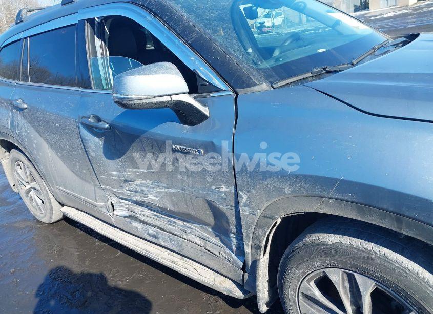 Photo 6 of 2021 Toyota Highlander HYBRID XLE (VIN 5TDGBRCH4MS056010)