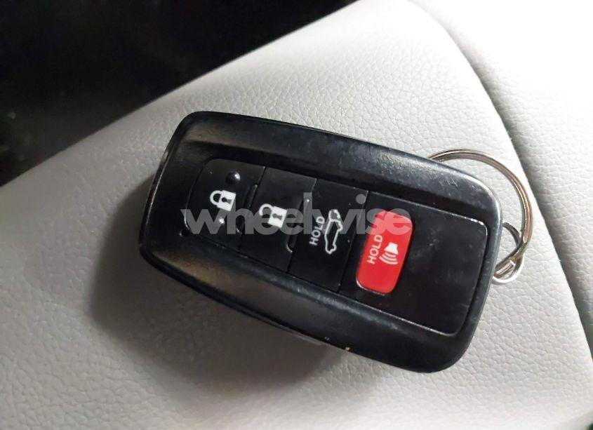 Photo 11 of 2021 Toyota Highlander HYBRID XLE (VIN 5TDGBRCH4MS521028)