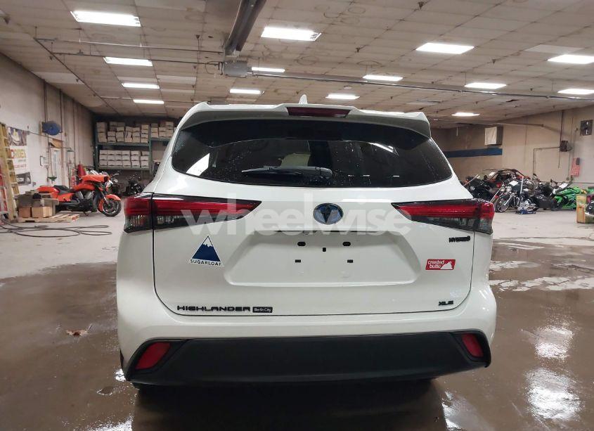 Photo 17 of 2021 Toyota Highlander HYBRID XLE (VIN 5TDGBRCH4MS521028)