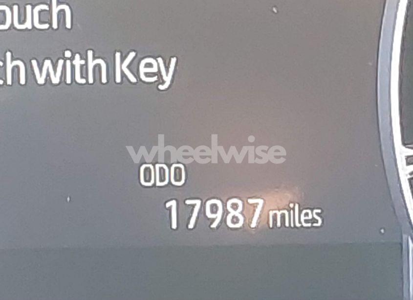 Photo 15 of 2022 Toyota Highlander HYBRID XLE (VIN 5TDGBRCH4NS561319)