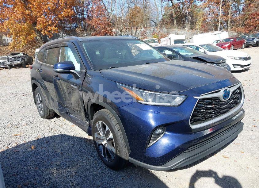2021 Toyota Highlander HYBRID XLE (VIN 5TDGBRCH5MS048675) main photo