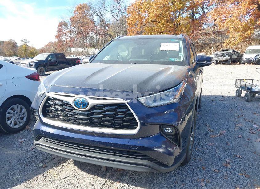 Photo 12 of 2021 Toyota Highlander HYBRID XLE (VIN 5TDGBRCH5MS048675)