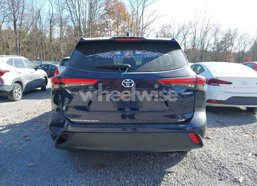 Photo 17 of 2021 Toyota Highlander HYBRID XLE (VIN 5TDGBRCH5MS048675)