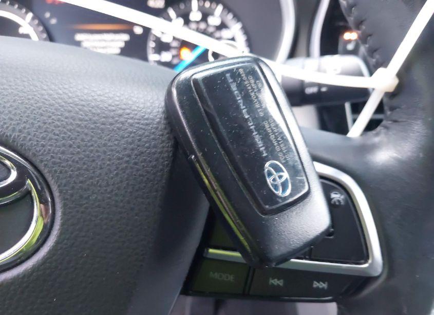 Photo 11 of 2021 Toyota Highlander HYBRID XLE (VIN 5TDGBRCH5MS528005)