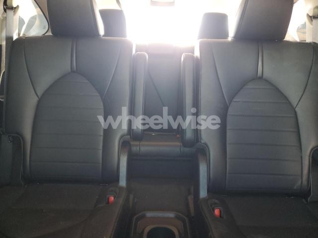 2021 TOYOTA HIGHLANDER HYBRID XLE N/A (VIN 5TDGBRCH5MS530014) main photo