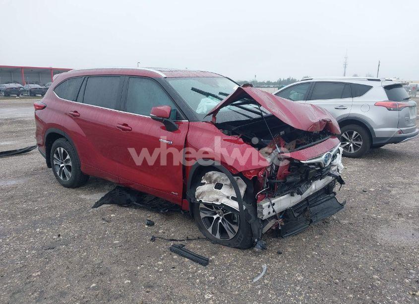 2021 Toyota Highlander HYBRID XLE (VIN 5TDGBRCH5MS533351) main photo