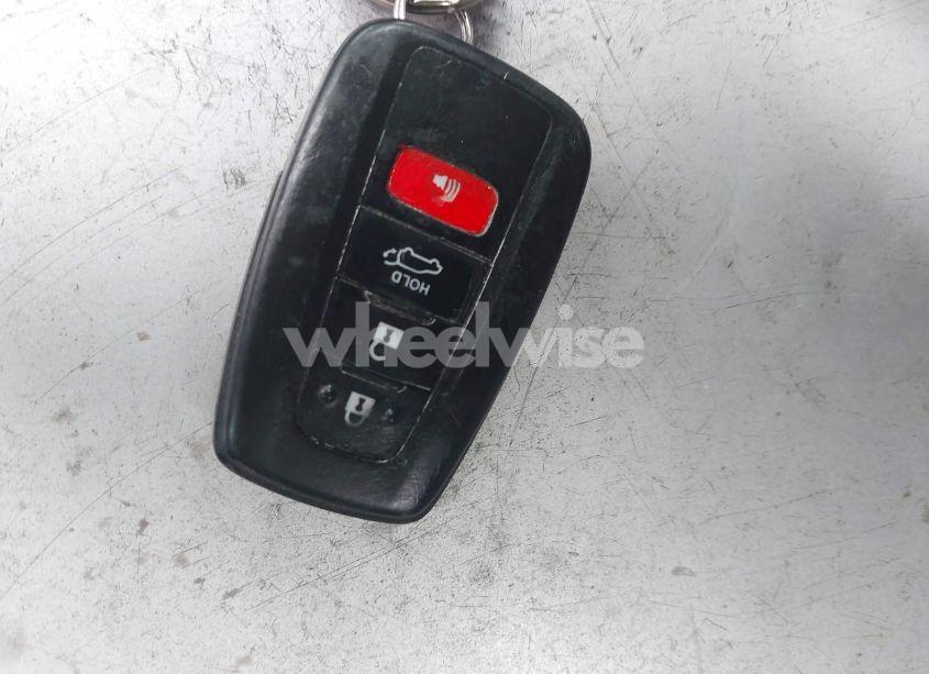 Photo 11 of 2021 Toyota Highlander HYBRID XLE (VIN 5TDGBRCH5MS533351)