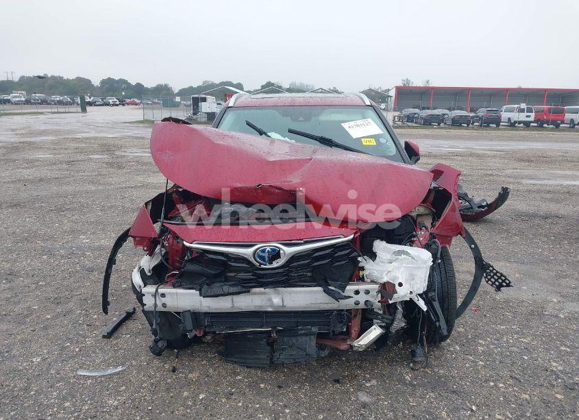 Photo 13 of 2021 Toyota Highlander HYBRID XLE (VIN 5TDGBRCH5MS533351)