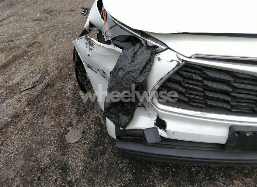 Photo 20 of 2022 Toyota Highlander HYBRID XLE (VIN 5TDGBRCH5NS555061)