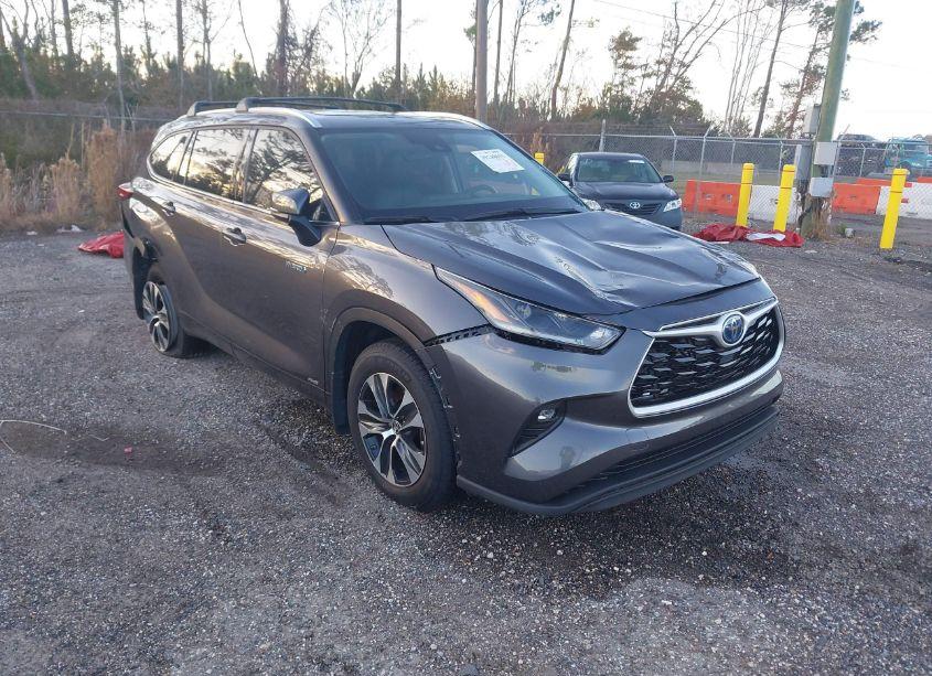 2021 Toyota Highlander HYBRID XLE (VIN 5TDGBRCH6MS042982) main photo