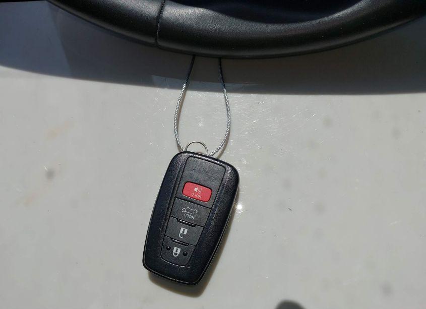 Photo 11 of 2021 Toyota Highlander HYBRID XLE (VIN 5TDGBRCH6MS042982)