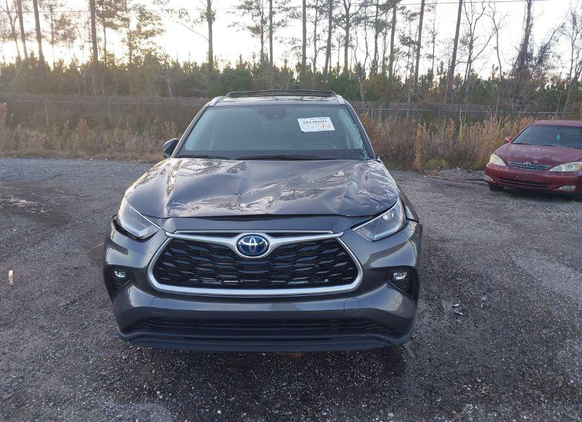 Photo 12 of 2021 Toyota Highlander HYBRID XLE (VIN 5TDGBRCH6MS042982)