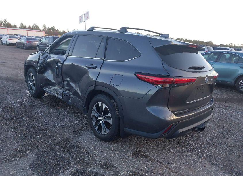 Photo 3 of 2021 Toyota Highlander HYBRID XLE (VIN 5TDGBRCH6MS042982)