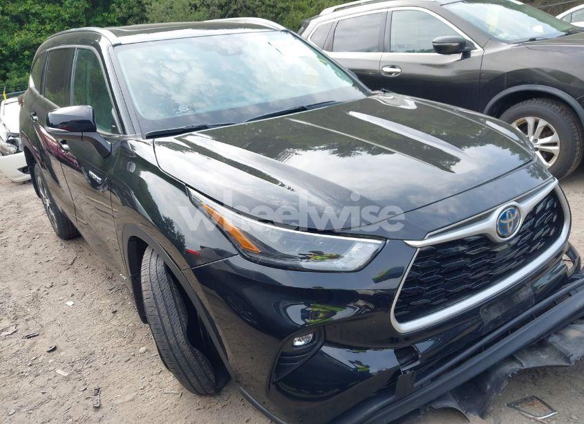 2021 Toyota Highlander HYBRID XLE (VIN 5TDGBRCH6MS526067) main photo