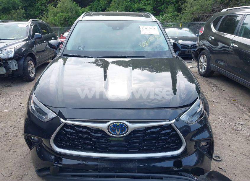 Photo 12 of 2021 Toyota Highlander HYBRID XLE (VIN 5TDGBRCH6MS526067)