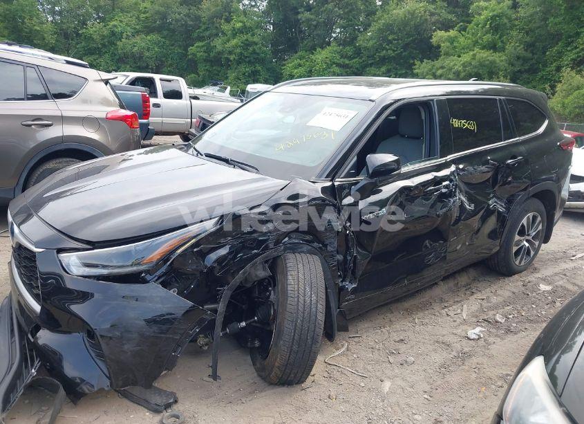 Photo 14 of 2021 Toyota Highlander HYBRID XLE (VIN 5TDGBRCH6MS526067)