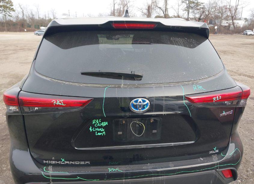 Photo 16 of 2022 Toyota Highlander HYBRID XLE (VIN 5TDGBRCH6NS559412)