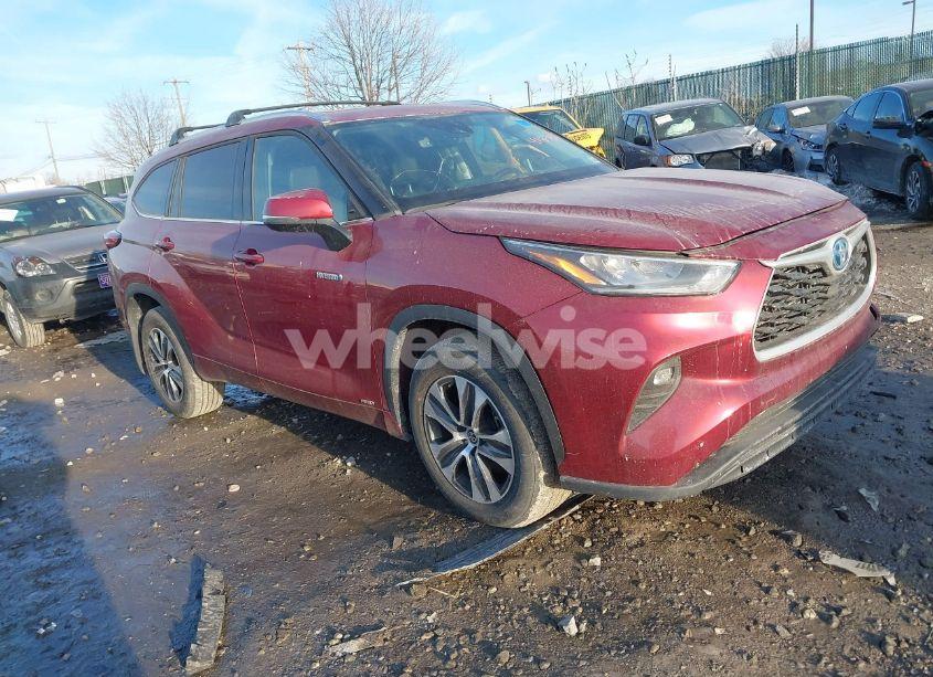 2021 Toyota Highlander HYBRID XLE (VIN 5TDGBRCH7MS064408) main photo