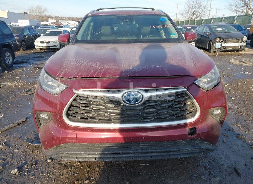 Photo 12 of 2021 Toyota Highlander HYBRID XLE (VIN 5TDGBRCH7MS064408)