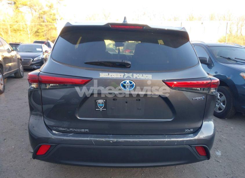 Photo 17 of 2022 Toyota Highlander HYBRID XLE (VIN 5TDGBRCH8NS559153)