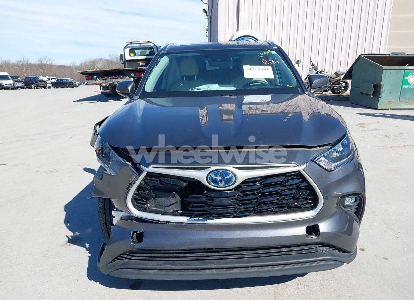 Photo 12 of 2020 Toyota Highlander HYBRID XLE (VIN 5TDGBRCH9LS507155)