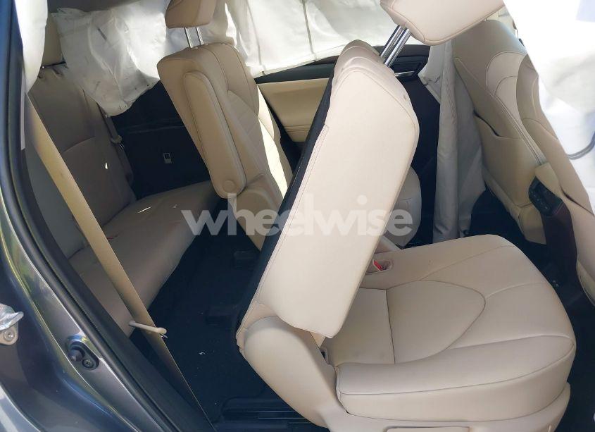 Photo 8 of 2020 Toyota Highlander HYBRID XLE (VIN 5TDGBRCH9LS507155)