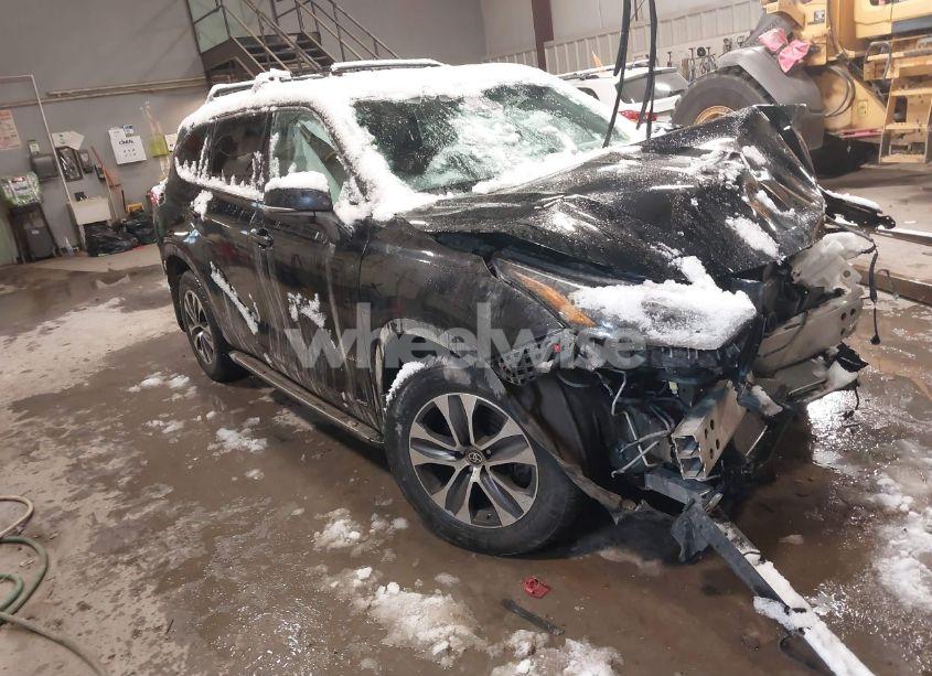 2022 Toyota Highlander HYBRID XLE (VIN 5TDGBRCH9NS541406) main photo