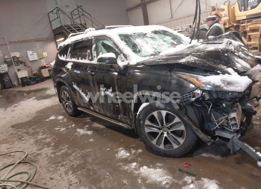 Photo 12 of 2022 Toyota Highlander HYBRID XLE (VIN 5TDGBRCH9NS541406)