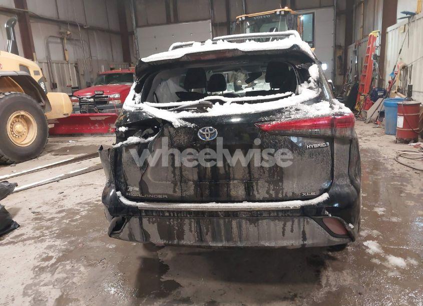 Photo 15 of 2022 Toyota Highlander HYBRID XLE (VIN 5TDGBRCH9NS541406)