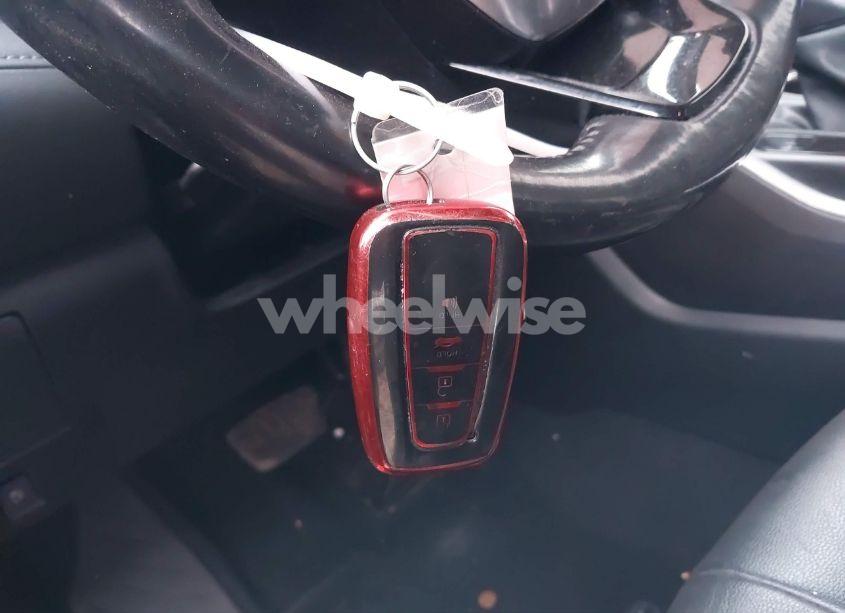 Photo 11 of 2021 Toyota Highlander HYBRID XLE (VIN 5TDGBRCHXMS518358)