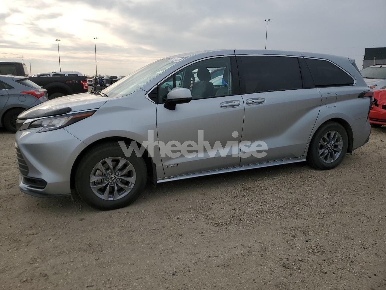 2021 TOYOTA SIENNA LE (VIN 5TDGSKFC1MS002171) main photo