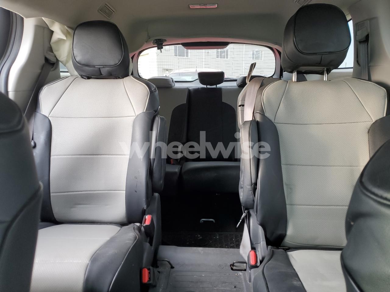 Photo 10 of 2021 TOYOTA SIENNA LE (VIN 5TDGSKFC1MS002171)