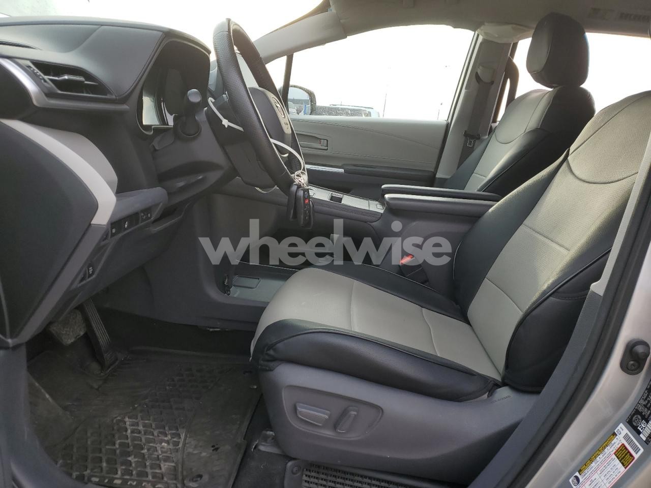 Photo 7 of 2021 TOYOTA SIENNA LE (VIN 5TDGSKFC1MS002171)