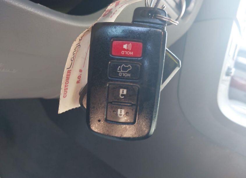 Photo 11 of 2021 Toyota Sequoia PLATINUM (VIN 5TDGY5A11MS075997)