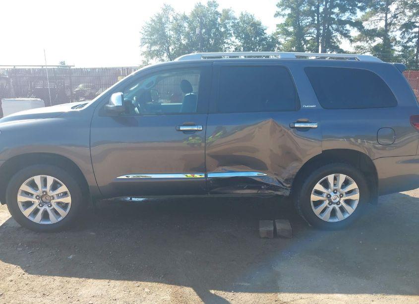 Photo 15 of 2021 Toyota Sequoia PLATINUM (VIN 5TDGY5A11MS075997)