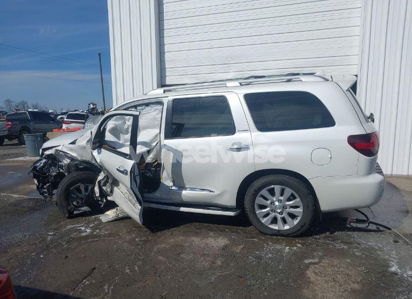 Photo 14 of 2021 Toyota Sequoia PLATINUM (VIN 5TDGY5B19MS184948)