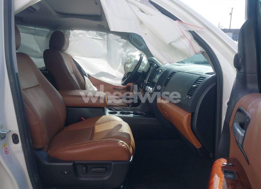 Photo 5 of 2021 Toyota Sequoia PLATINUM (VIN 5TDGY5B19MS184948)