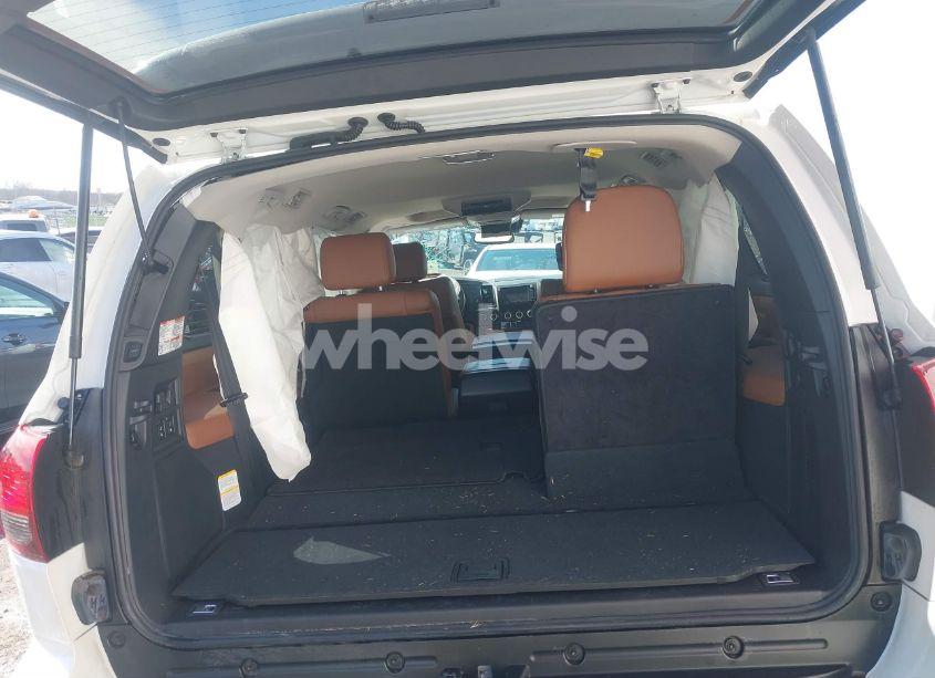 Photo 8 of 2021 Toyota Sequoia PLATINUM (VIN 5TDGY5B19MS184948)