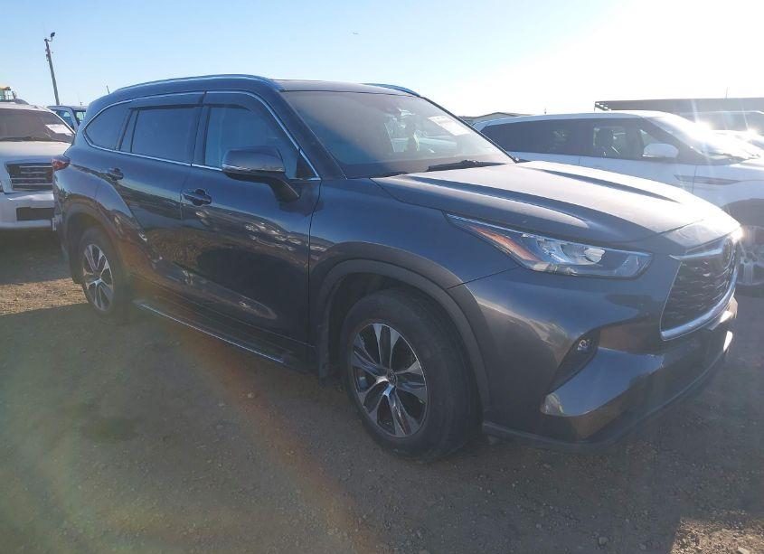 2020 Toyota Highlander XLE (VIN 5TDGZRAH0LS015404) main photo