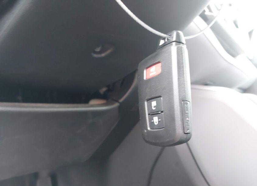 Photo 11 of 2020 Toyota Highlander XLE (VIN 5TDGZRAH0LS015404)