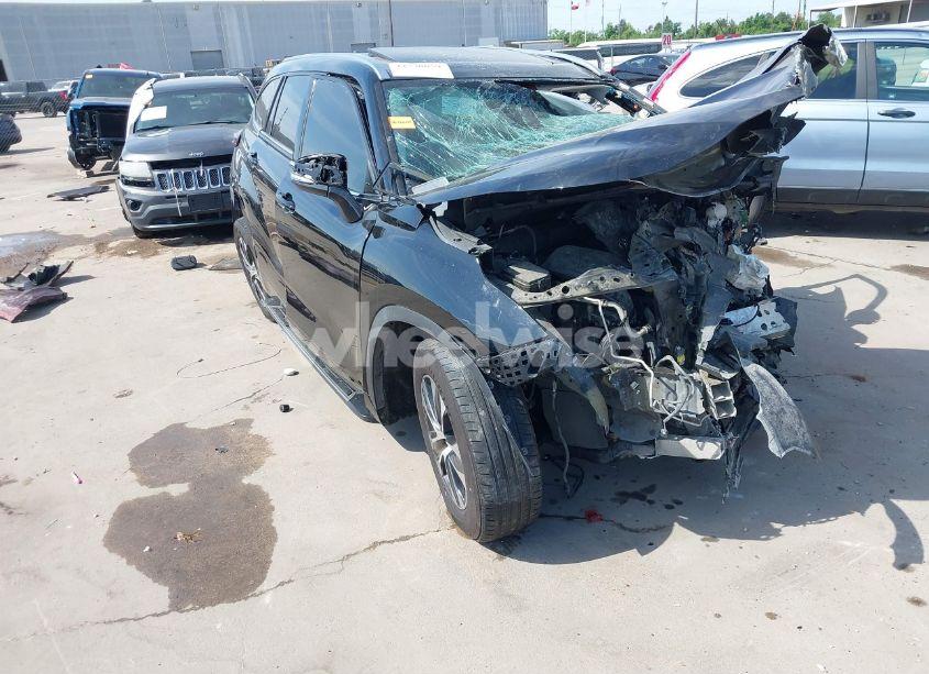 2020 Toyota Highlander XLE (VIN 5TDGZRAH0LS018366) main photo