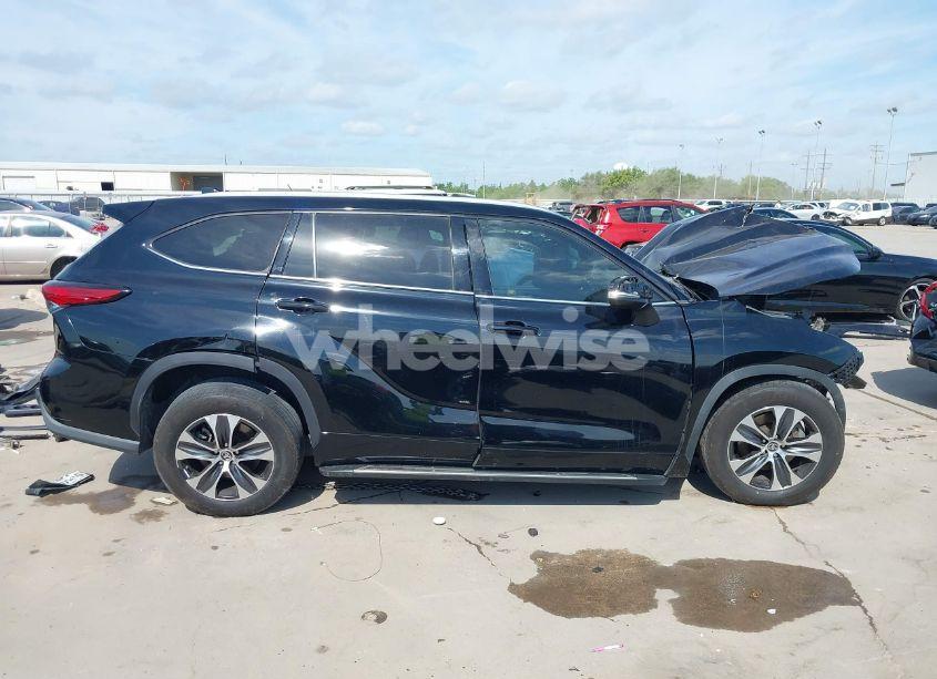 Photo 14 of 2020 Toyota Highlander XLE (VIN 5TDGZRAH0LS018366)
