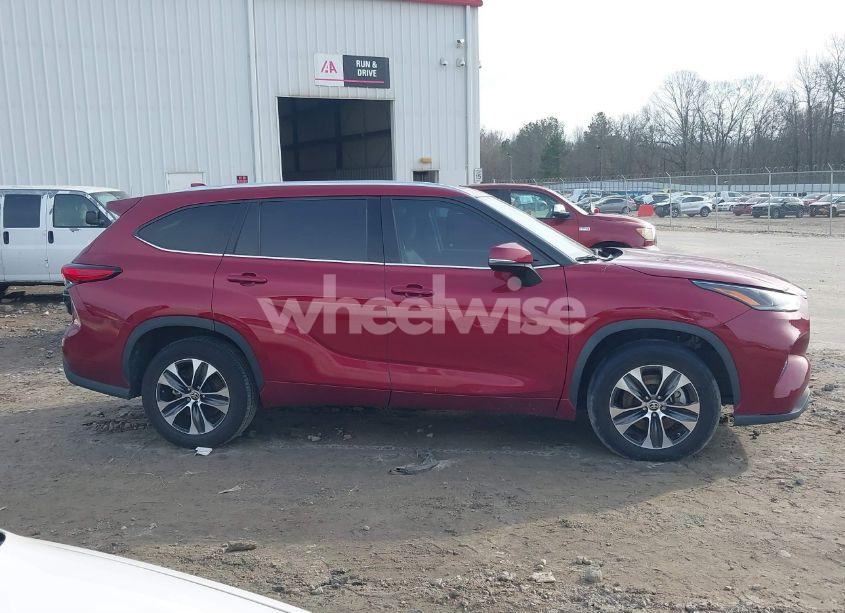 Photo 13 of 2021 Toyota Highlander (VIN 5TDGZRAH0MS032592)